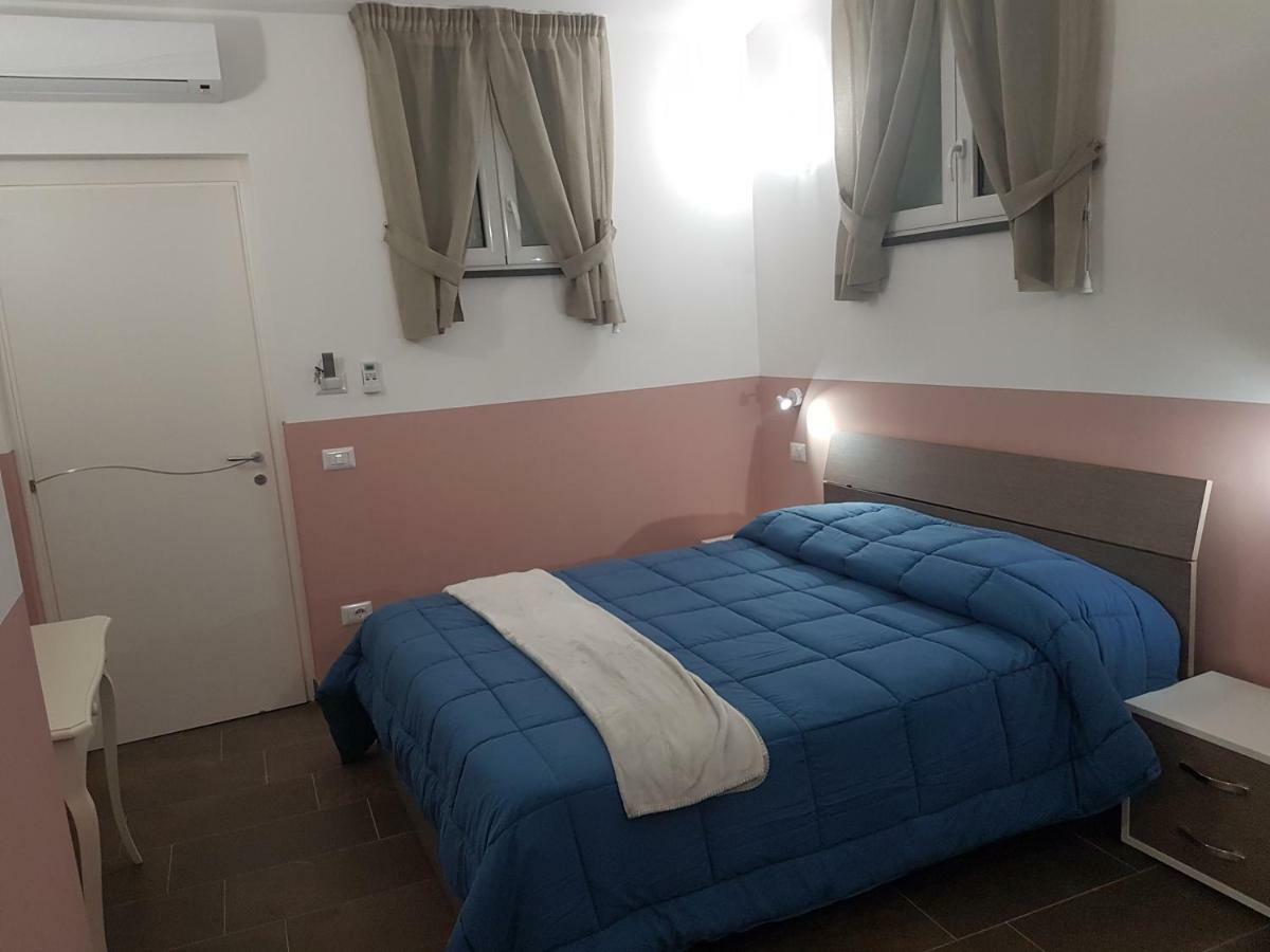 Gradoni Di Chiaia Twenty Three Bed & Breakfast Naples Exterior photo