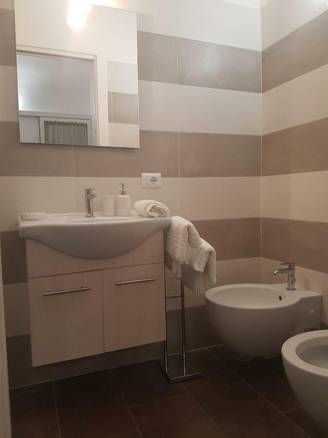 Gradoni Di Chiaia Twenty Three Bed & Breakfast Naples Exterior photo